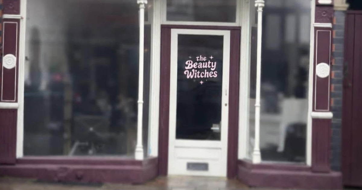 Beauty Witches, Llanidloes